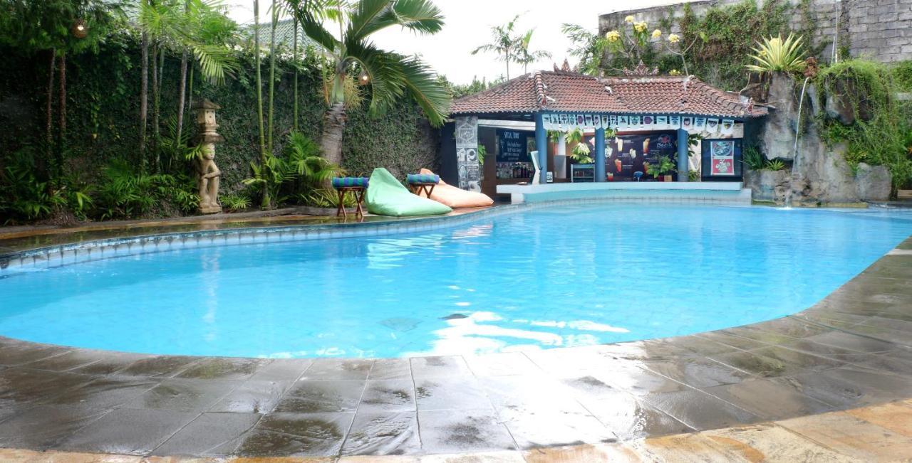 Seminyak Paradiso Hotel Exterior photo